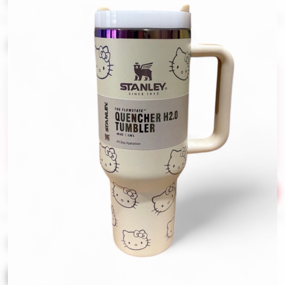 Stanley Cream Quencher H2.0 Tumbler with Hello Kitty